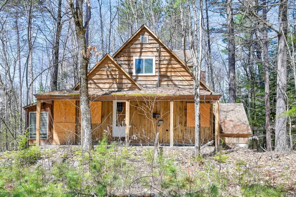 Unit for sale at 236 Thompson, Conway, NH 03860