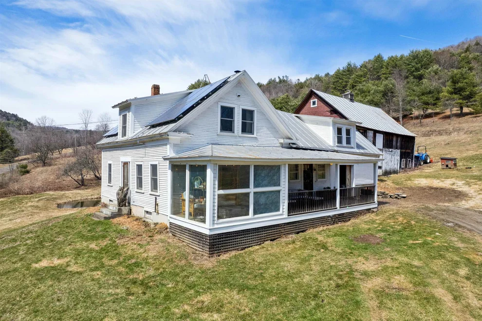 Unit for sale at 88 Spring, Tunbridge, VT 05077