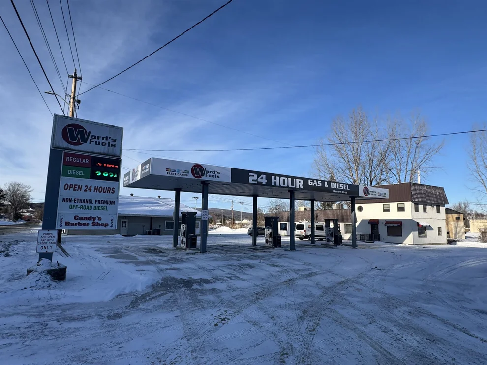 Unit for sale at 398 Western, Newport City, VT 05855