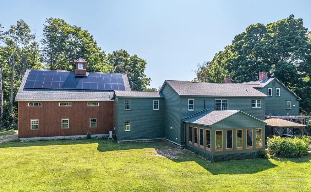 Unit for sale at 12 Coffeetown, Deerfield, NH 03037
