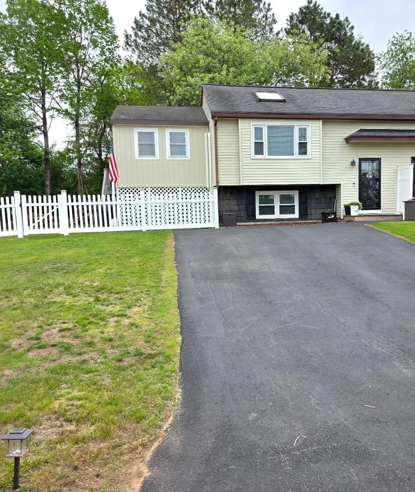 Unit for sale at 6 L Matthew, Derry, NH 03038
