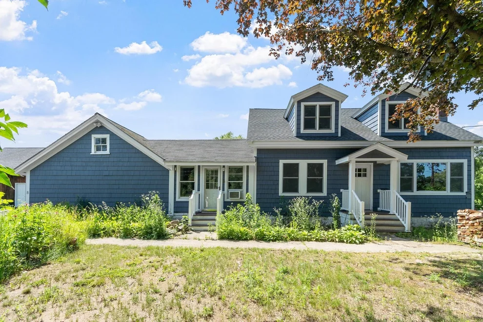 Unit for sale at 8 Island Pond, Pelham, NH 03076