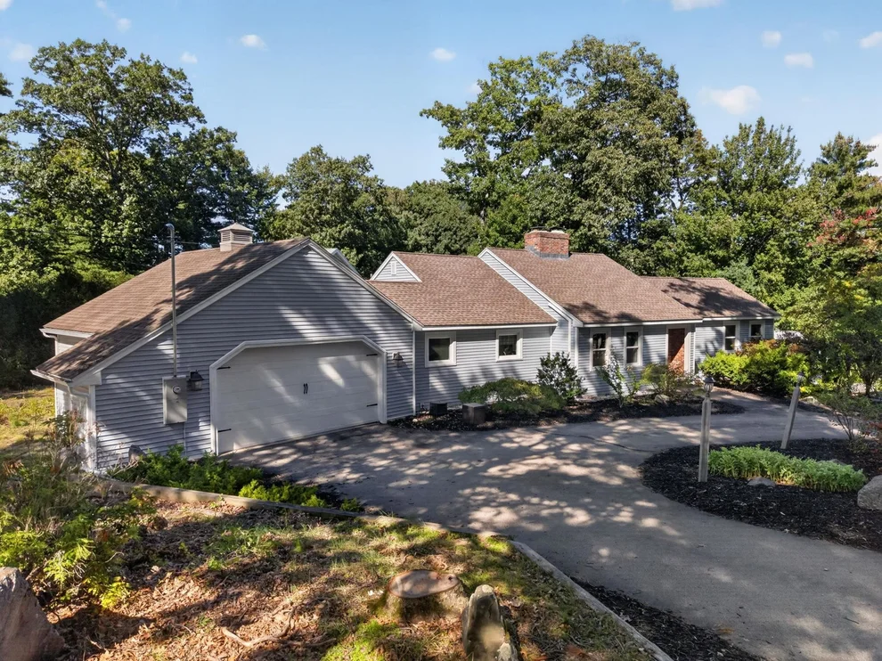 Unit for sale at 27 W Adelaide, Nashua, NH 03064