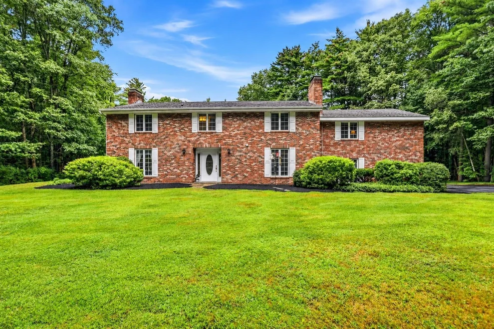 Unit for sale at 34 Old Stage, Hampton Falls, NH 03844