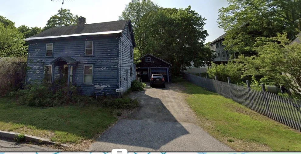 Unit for sale at 4 Warren, Rochester, NH 03868