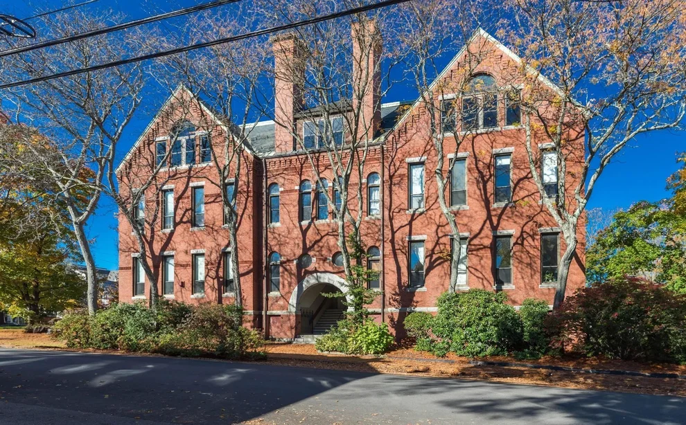 Unit for sale at 609 State, Portsmouth, NH 03801