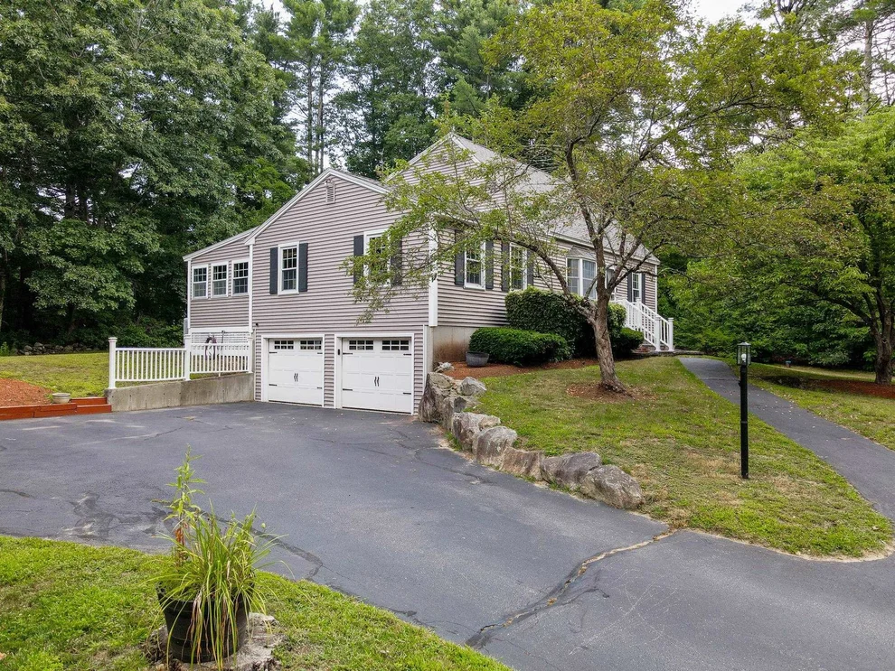 Unit for sale at 16 Cindy, Salem, NH 03079