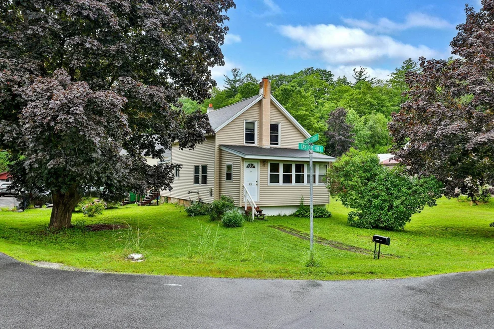 Unit for sale at 43 Taylor, Proctor, VT 05765