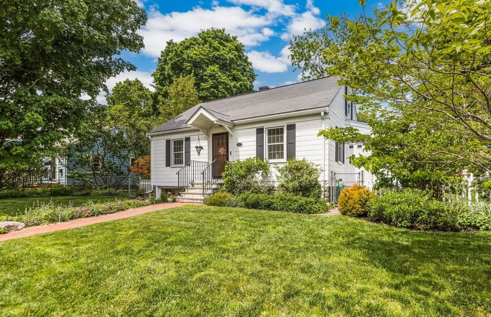 Unit for sale at 203 Melbourne, Portsmouth, NH 03801