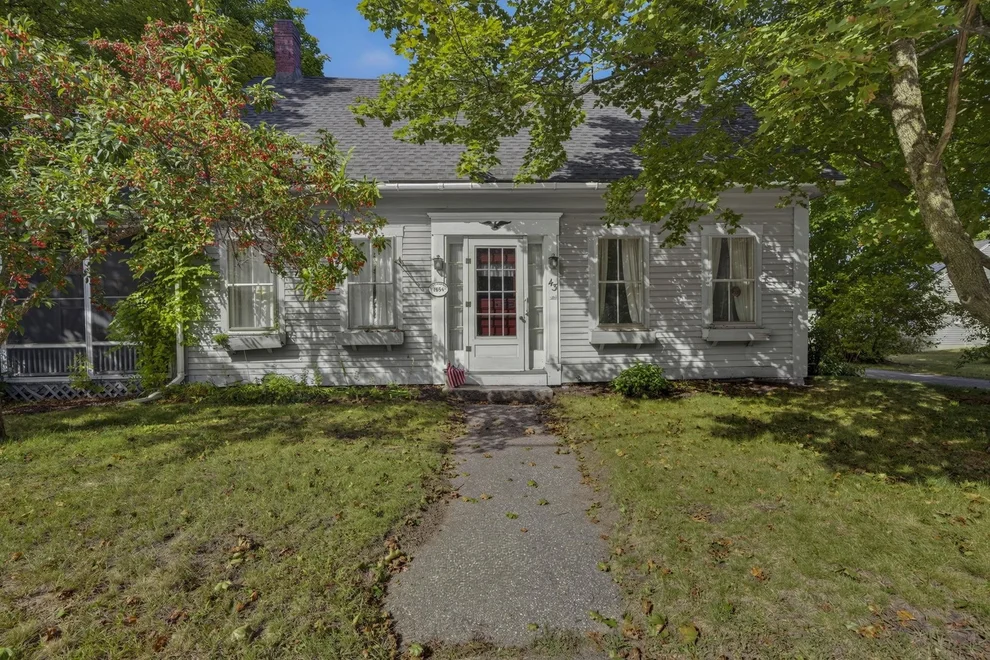 Unit for sale at 43 S Mast, Goffstown, NH 03045