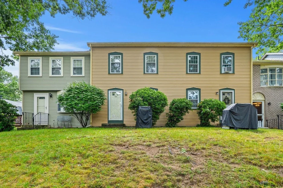 Unit for sale at 124 Cannongate III, Nashua, NH 03063