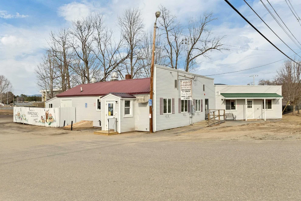 Unit for sale at 138 New Hampshire Route 175A, Holderness, NH 03245