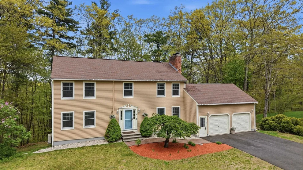 Unit for sale at 4 Royal, Merrimack, NH 03054