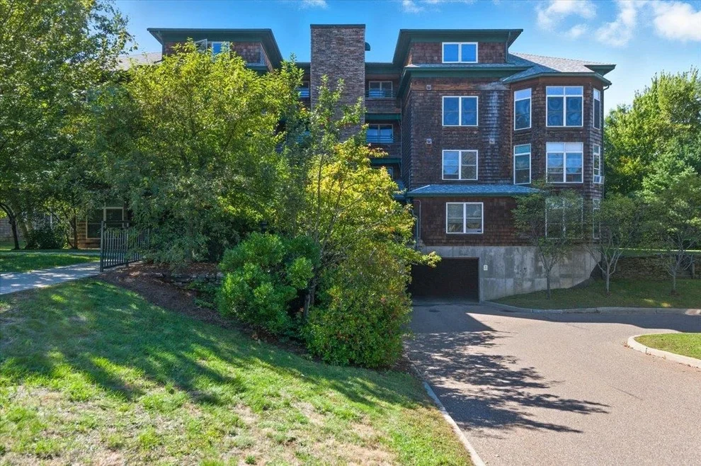 Unit for sale at 45 Claire Pointe, Burlington, VT 05408