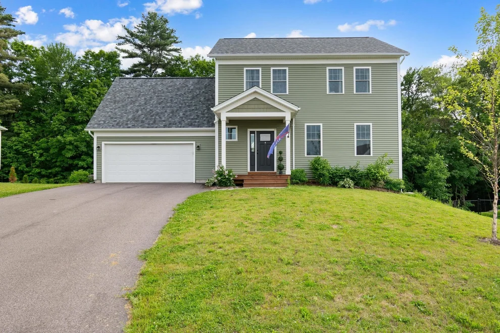 Unit for sale at 287 Horseshoe, Milton, VT 05468