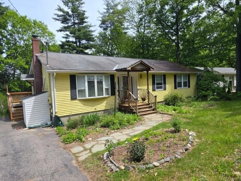 Unit for sale at 184 Carriage Hill, Brattleboro, VT 05301