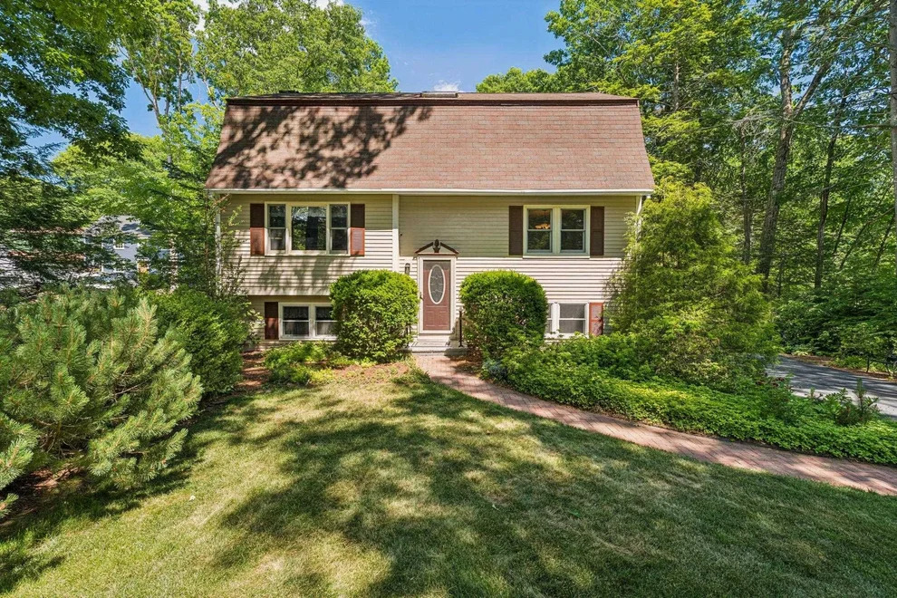 Unit for sale at 29 Wild Pasture, Kensington, NH 03833