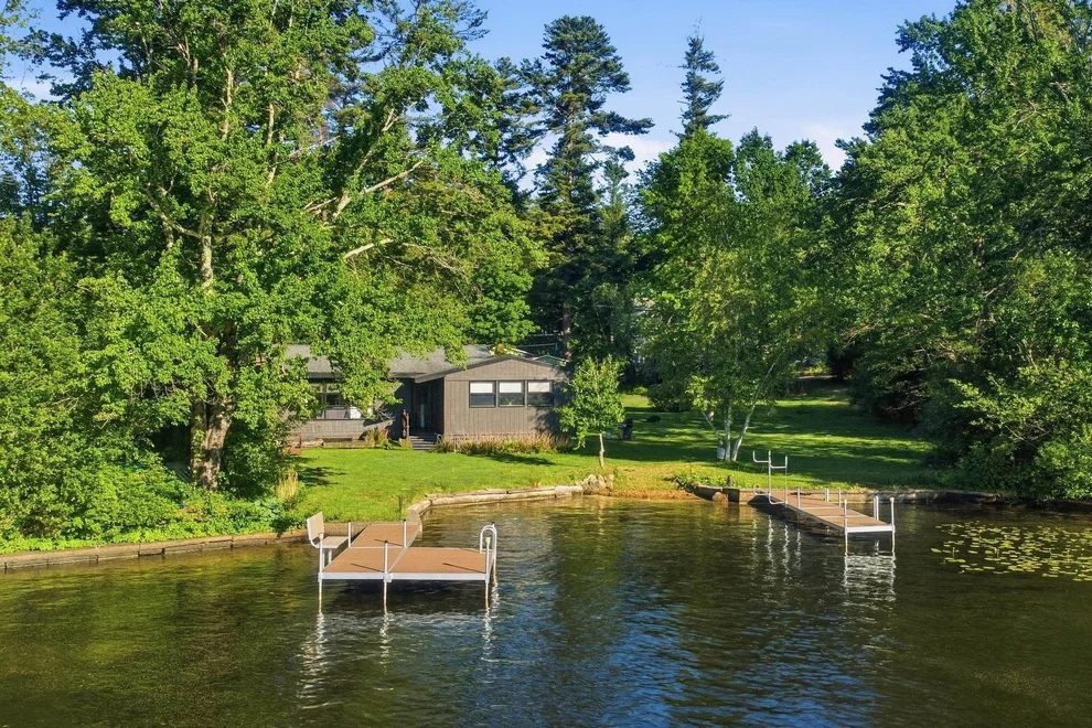 Unit for sale at 3-5 Cross, Windham, NH 03087