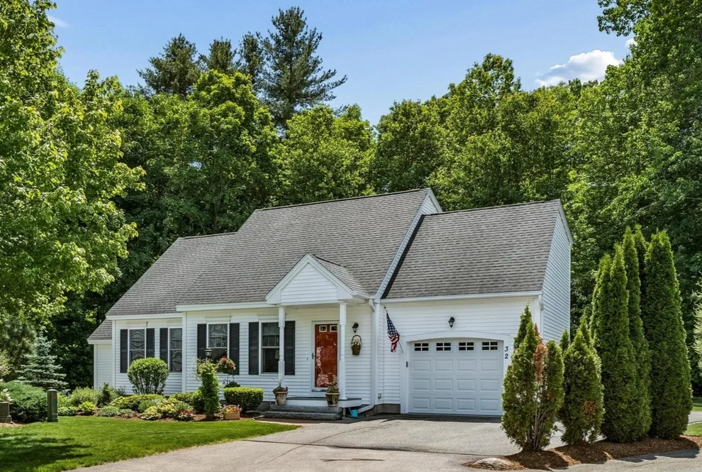 Unit for sale at 32 Peacock Brook, Amherst, NH 03031