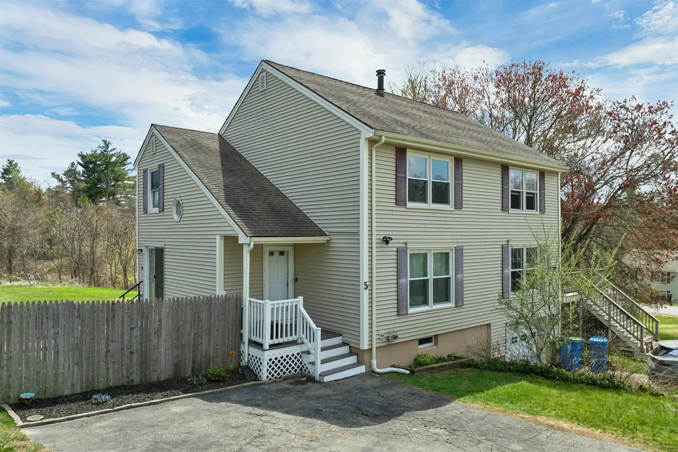Unit for sale at 5 Richardson, Derry, NH 03038
