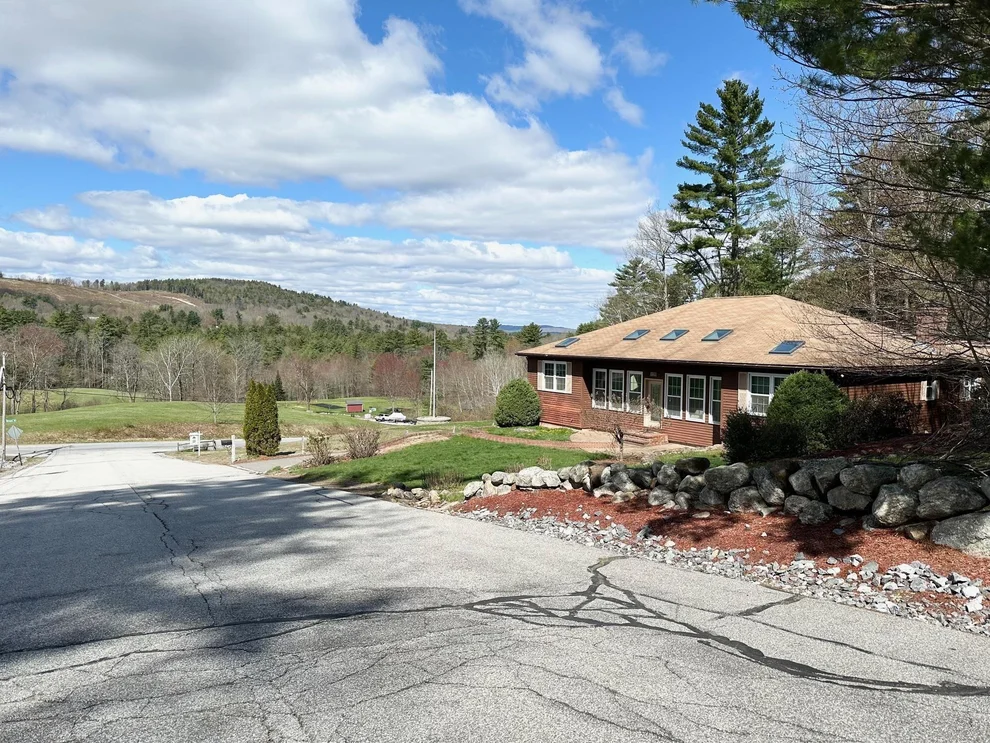 Unit for sale at 7 Rainbow, Goffstown, NH 03045