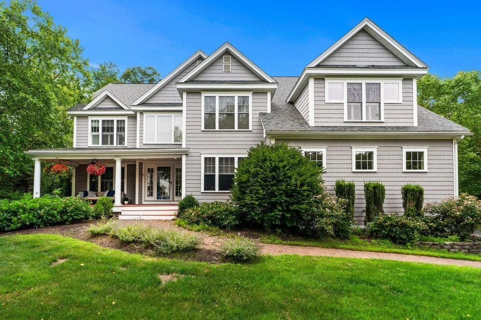 Unit for sale at 23 Chisholm Farm, Stratham, NH 03885