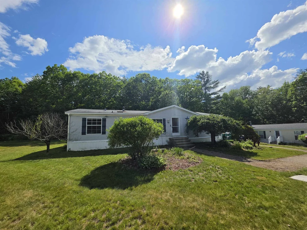 Unit for sale at 15 Country, Fremont, NH 03044