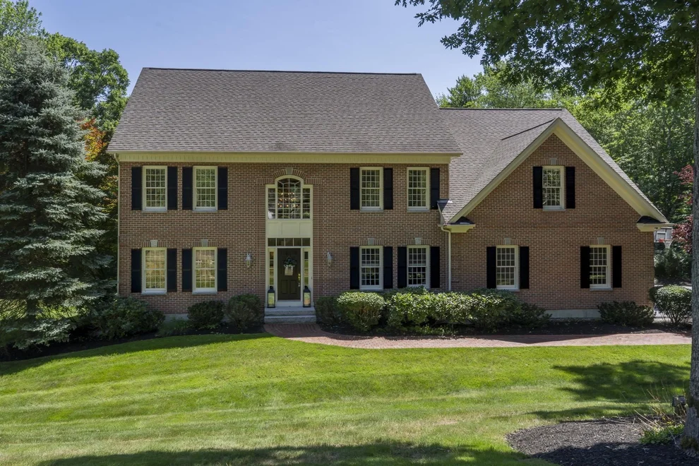 Unit for sale at 35 Colonel Daniels, Bedford, NH 03110