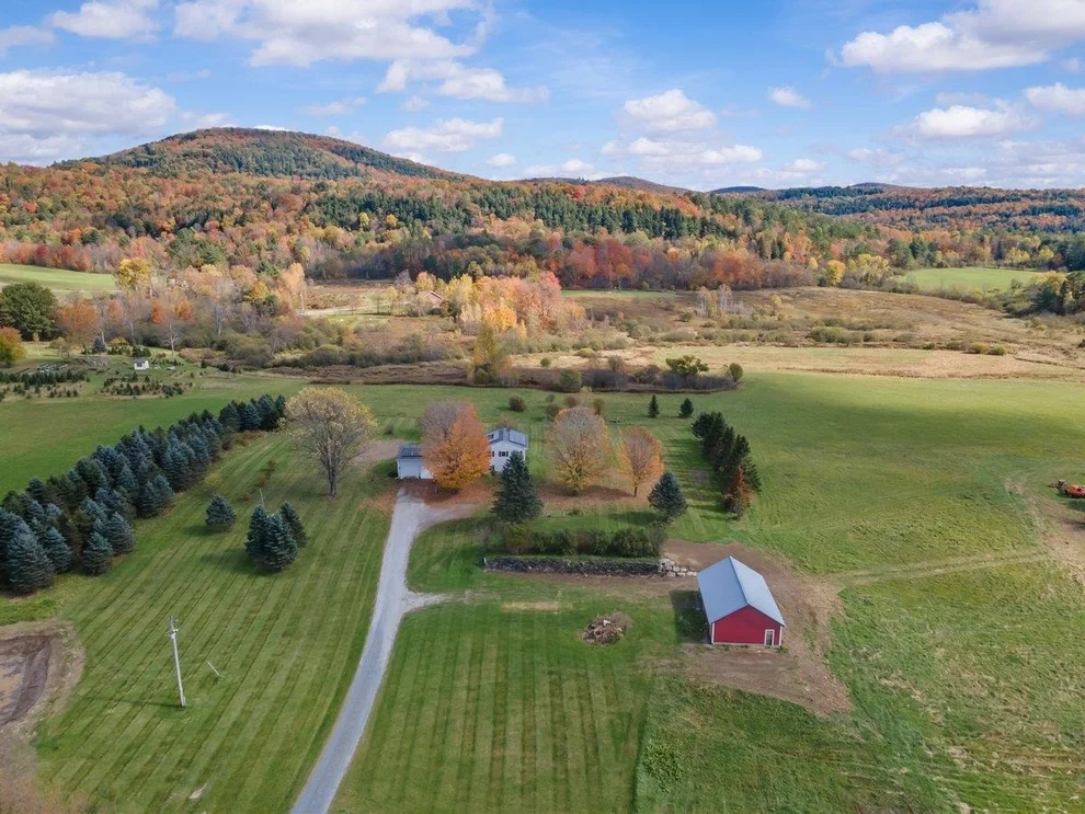 Unit for sale at 733 Buck Hollow, Fairfax, VT 05454