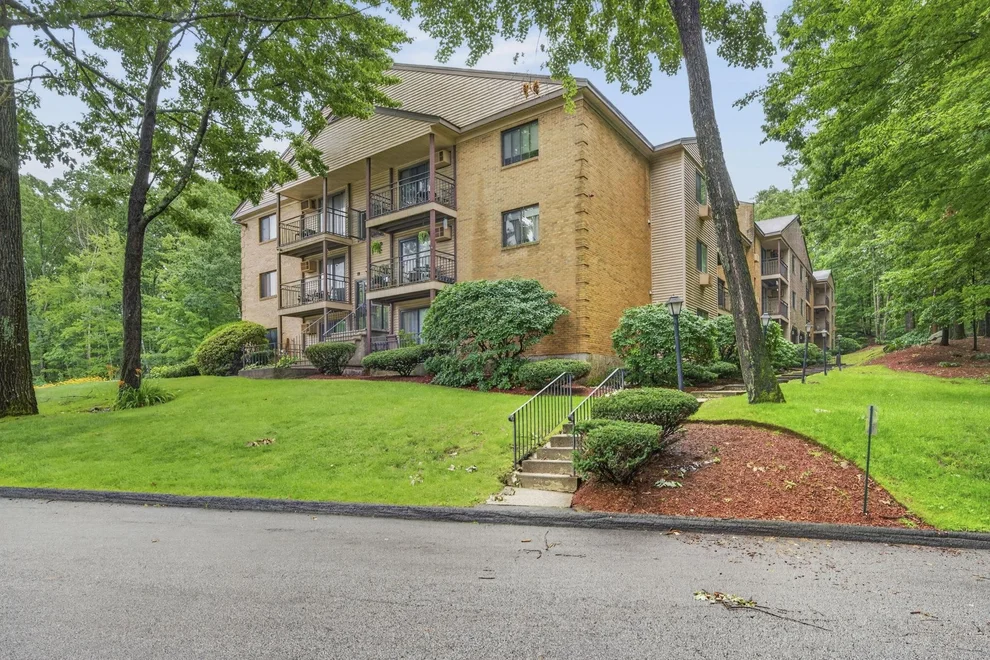 Unit for sale at 19 Country Club, Manchester, NH 03102