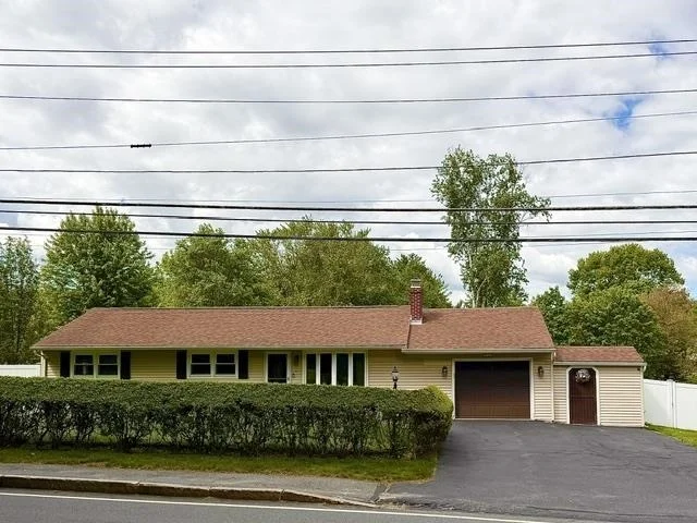 Unit for sale at 11 Old Rockingham, Salem, NH 03079