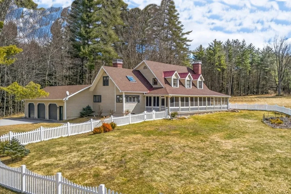 Unit for sale at 316 Elm Hill, Clarendon, VT 05759