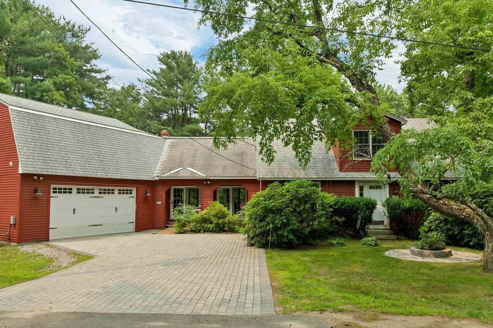 Unit for sale at 4 Highland, Goffstown, NH 03045