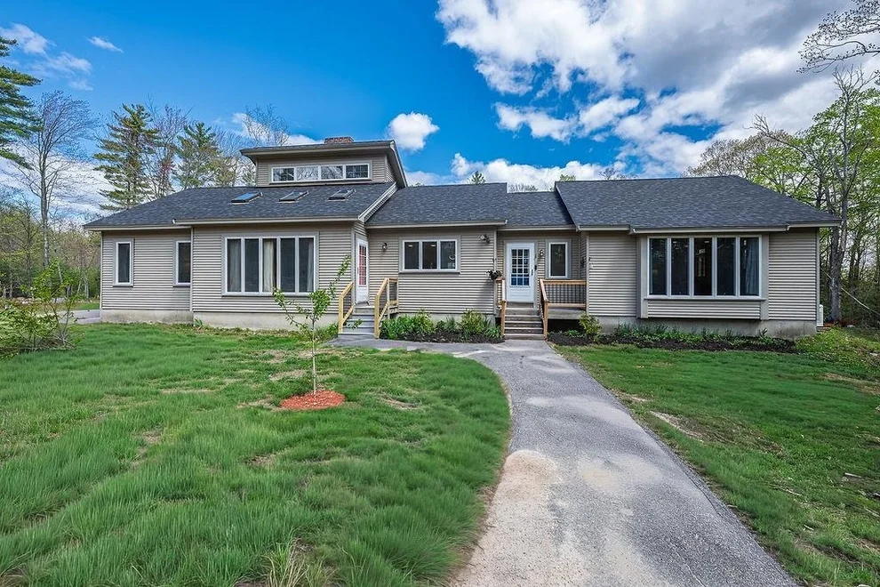 Unit for sale at 314 Wentworth, Brookfield, NH 03872