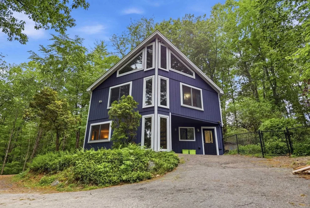 Unit for sale at 8 Orchard, Durham, NH 03824