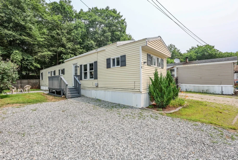 Unit for sale at 14 Christmas Tree, Epsom, NH 03234