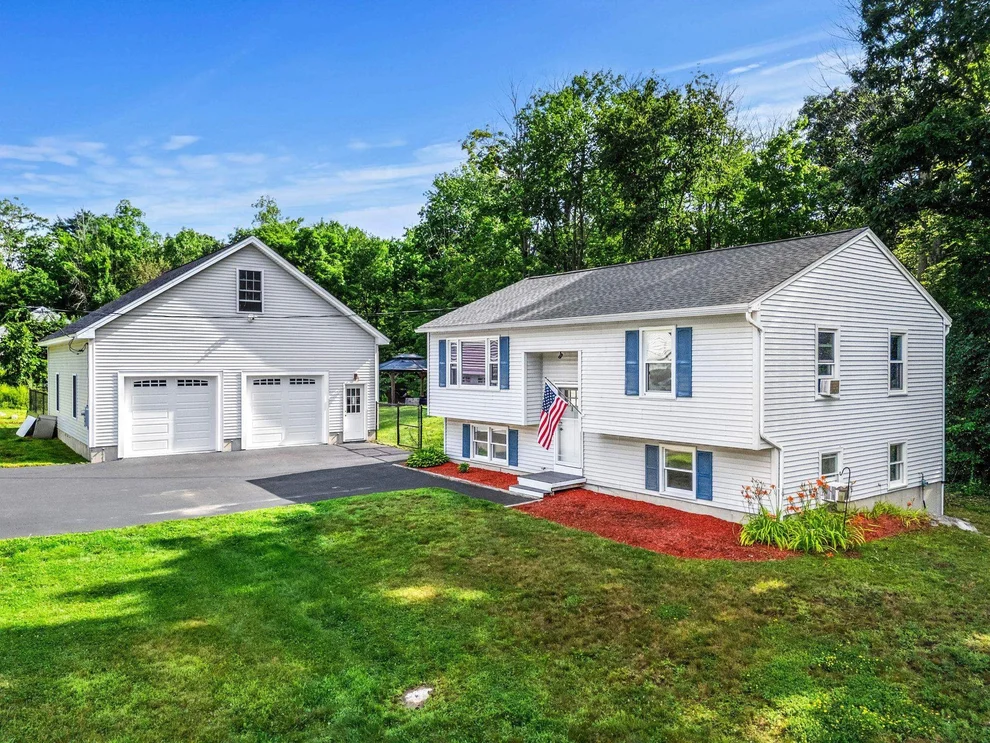 Unit for sale at 12 Cottage, Auburn, NH 03032