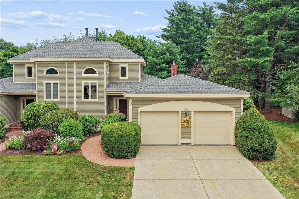 Unit for sale at 5 Pebble Beach, Bedford, NH 03110