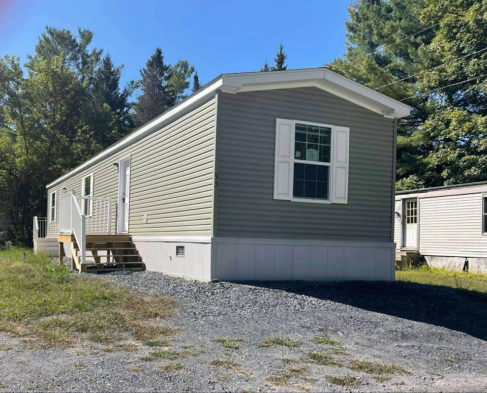 Unit for sale at 95 3rd, St. Johnsbury, VT 05819