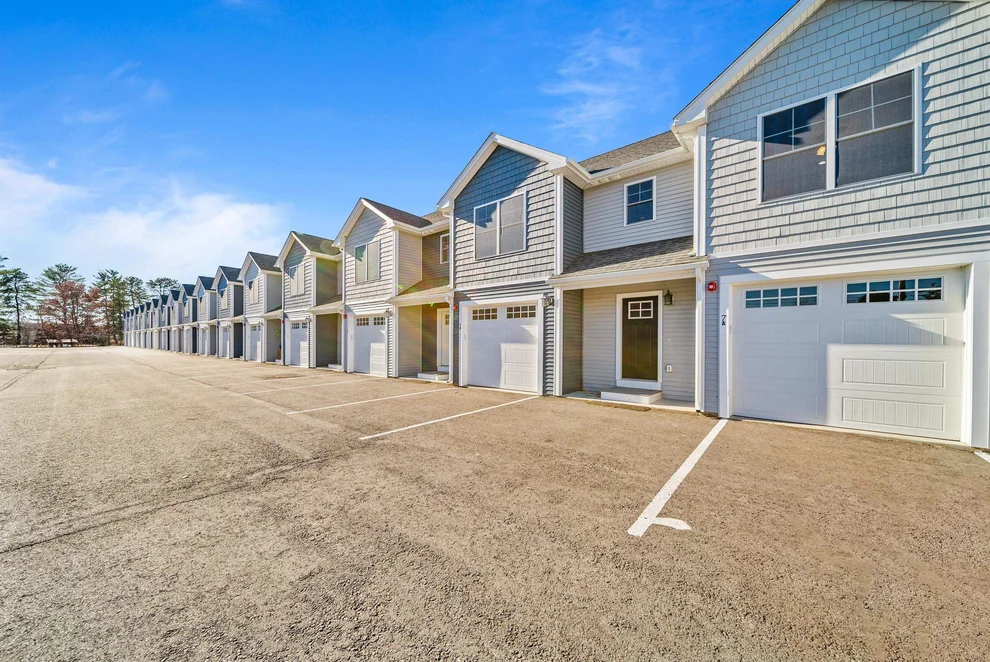 Unit for sale at 5 Dumaine, Nashua, NH 03063