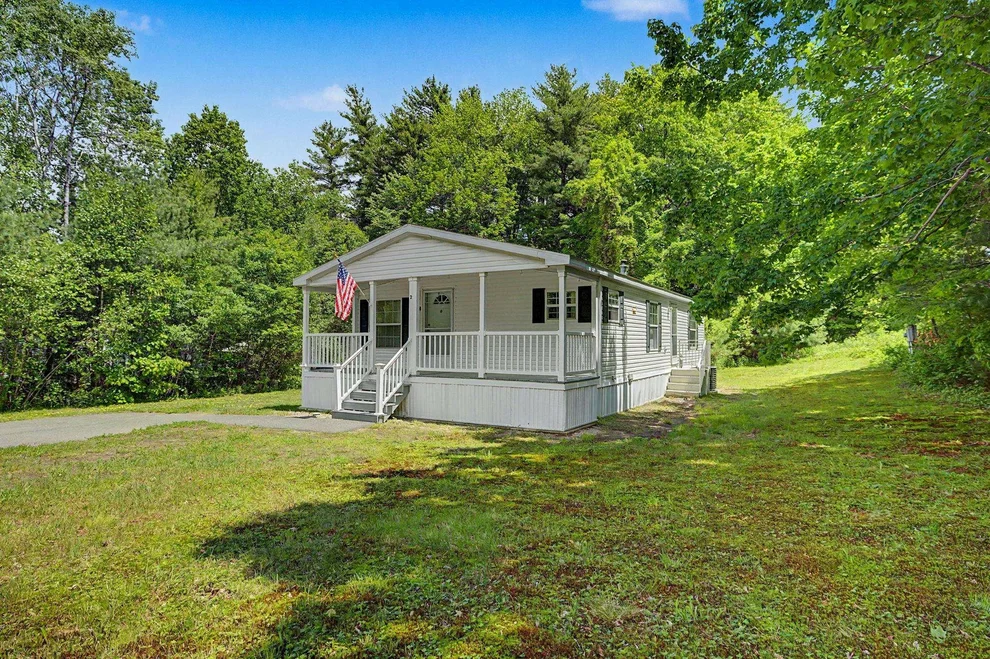 Unit for sale at 2 Tamarack, Londonderry, NH 03038