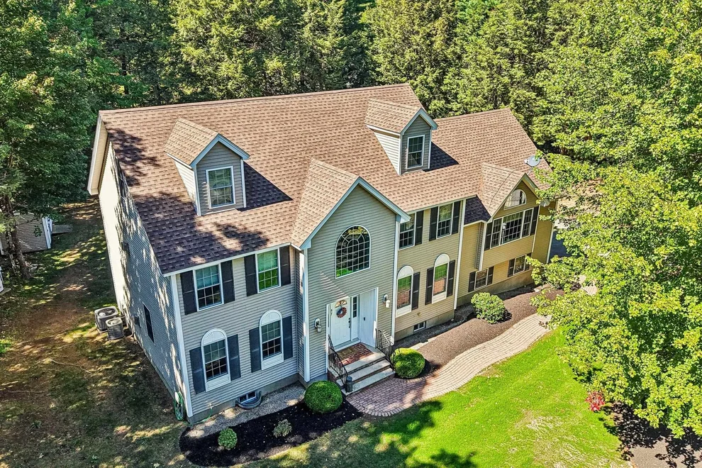 Unit for sale at 57 Mcintosh, Danville, NH 03819