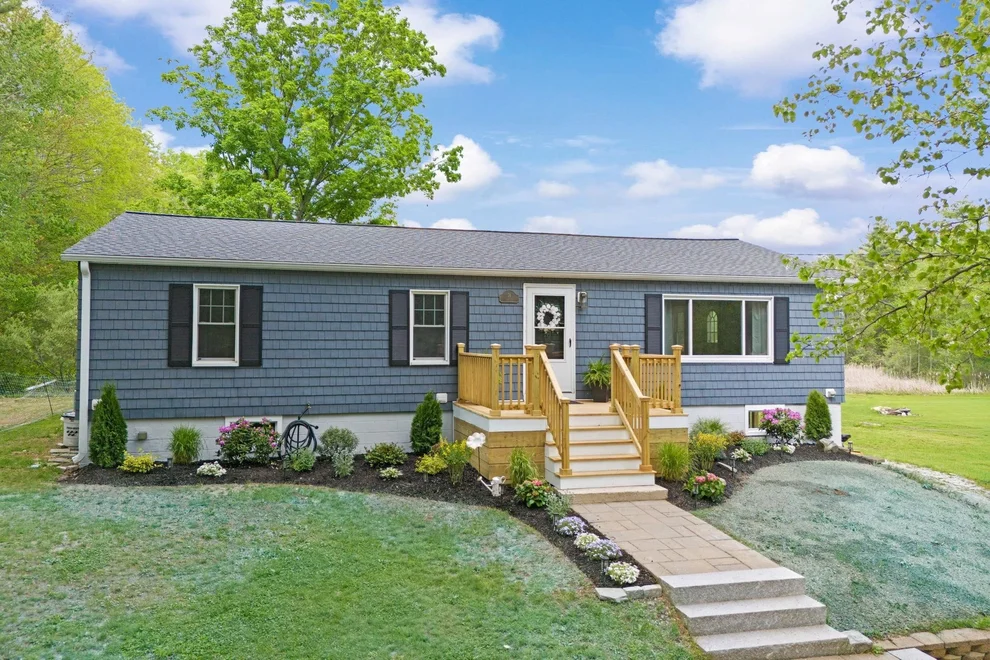 Unit for sale at 74 Little River, Kingston, NH 03848