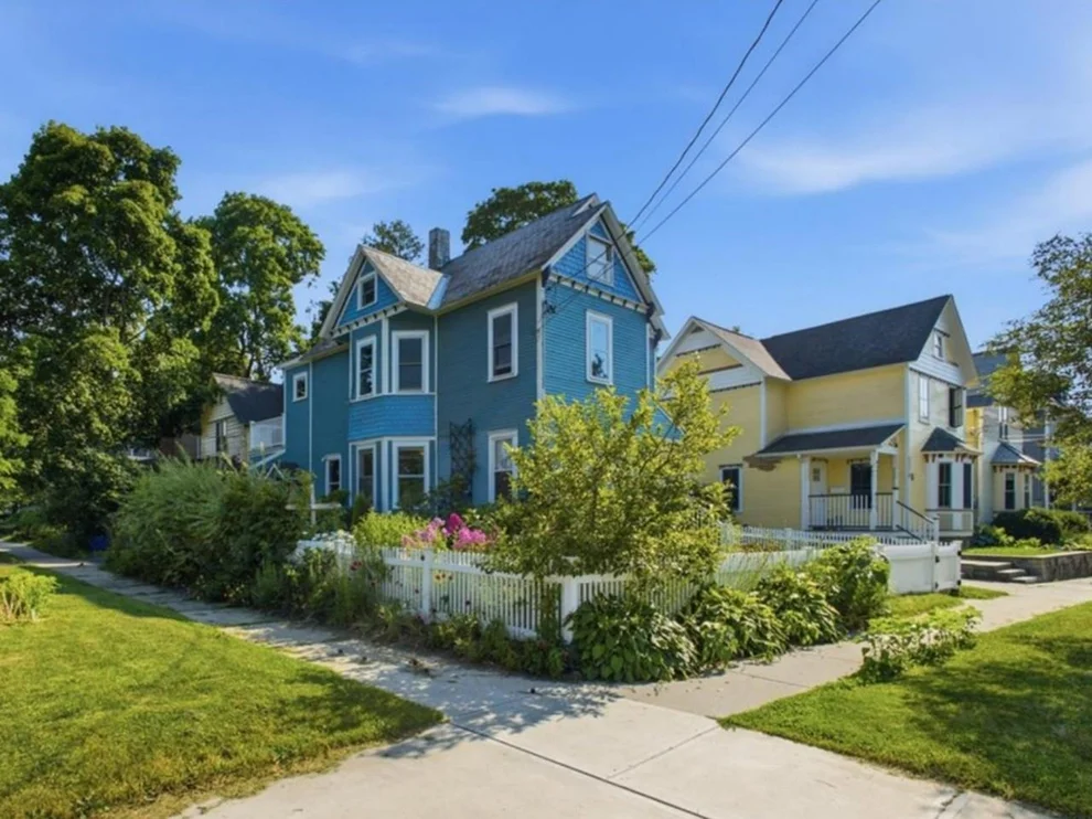 Unit for sale at 245 Loomis, Burlington, VT 05401