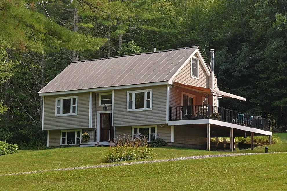 Unit for sale at 795 Center of Town, Hartford, VT 05001