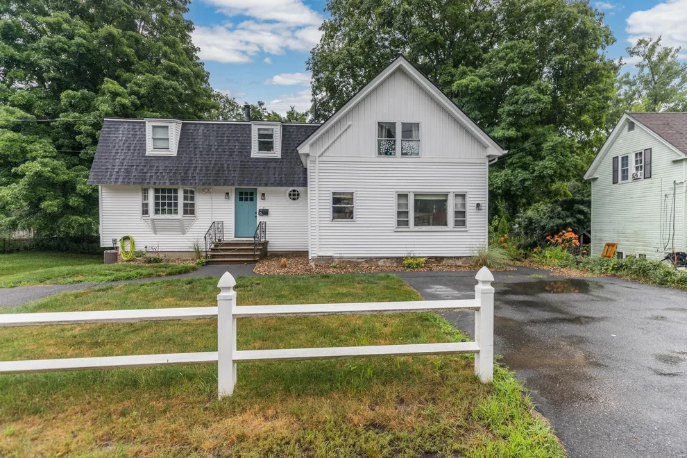 Unit for sale at 18 Brook, Derry, NH 03038