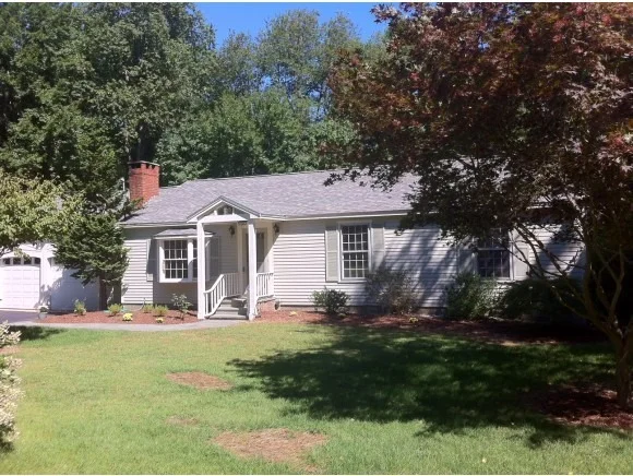 Unit for sale at 25 Moulton Ridge, Kensington, NH 03833