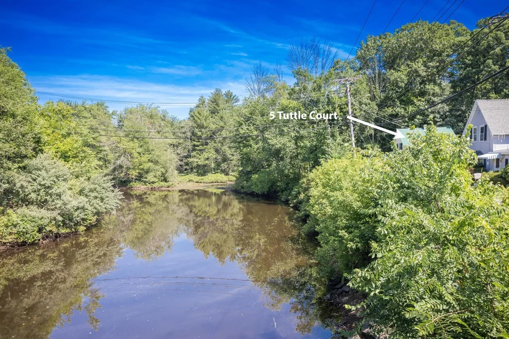 Unit for sale at 5 Tuttle, Rochester, NH 03839