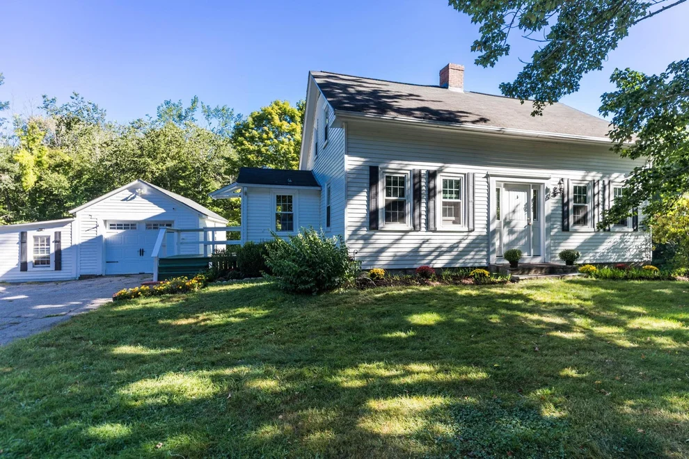 Unit for sale at 272 Old Concord, Barrington, NH 03825
