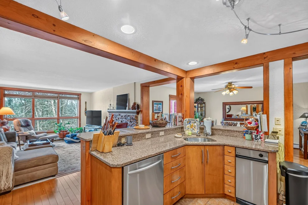 Unit for sale at 18D White Oaks, Dover, VT 05356